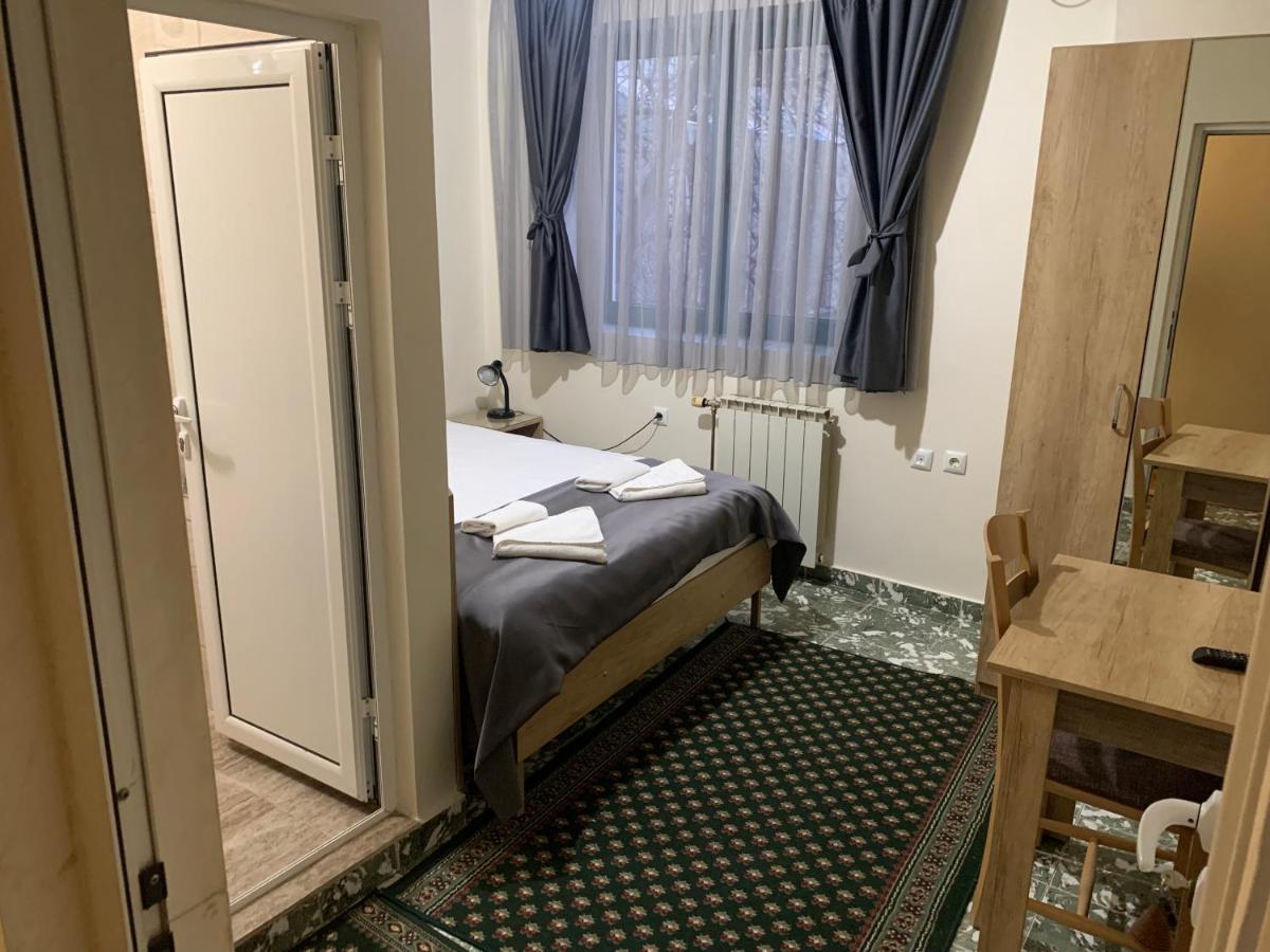 Hotel Oazis Хасково Экстерьер фото